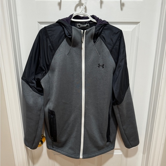 Under Armour Sweater - Picture 3 of 6